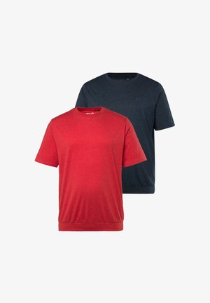 Twee t-shirts met korte mouwen: één rode en één marineblauwe. Beide gemaakt van katoen, met ronde hals en een ontspannen pasvorm.
