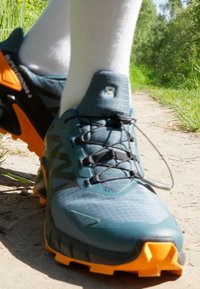 Salomon SUPERCROSS 4 GTX - Trail hardloopschoenen - stargazer/black/turmeric