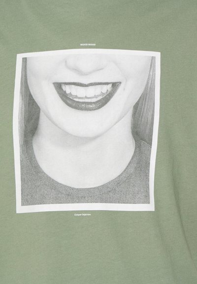 WOOD WOOD SAMI SMILE - T-shirt estampada - light green