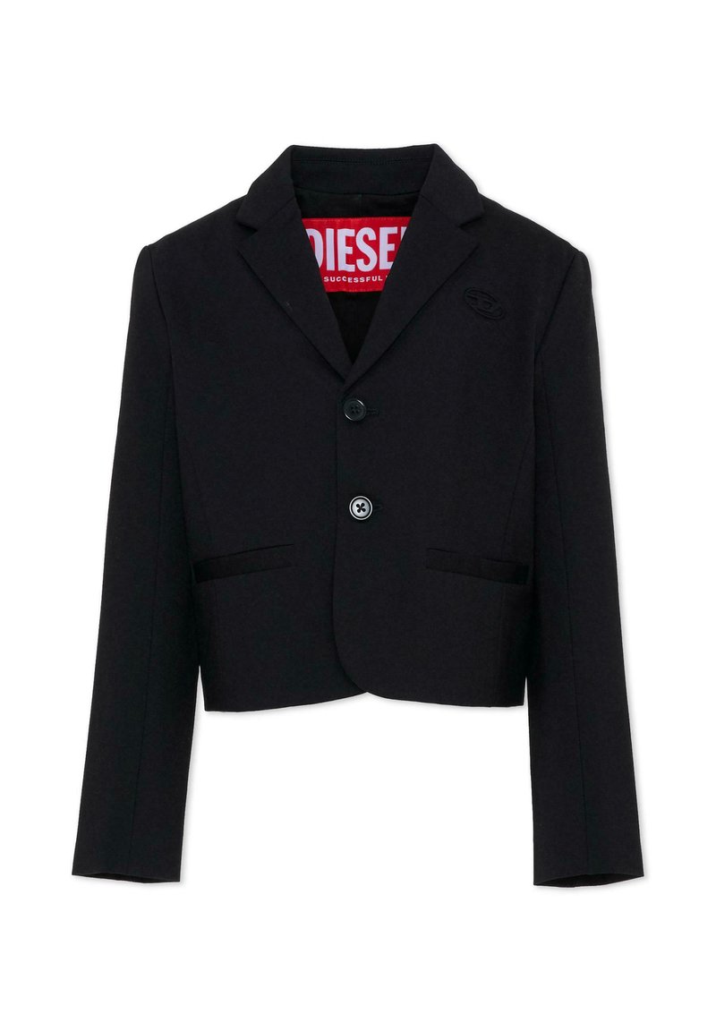 Blazer noir court au design formel, avec un col à revers cranté, deux boutons et deux poches avant. Logo visible sur le revers.