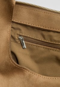 Stradivarius Ručna torba - mottled brown