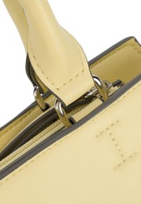Gerry Weber PIECE OF ME MHZ1 - Sac à main - yellow