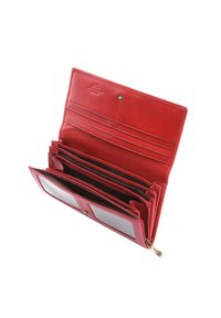 Portafoglio in pelle rossa con diversi scomparti per carte, due tasche trasparenti per documenti d'identità e un comparto con zip per le monete. Texture liscia e hardware minimale.