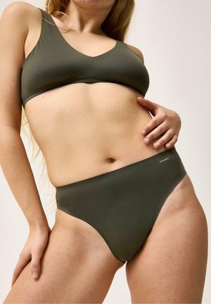 THE FREEDOM CUT - String - dark green