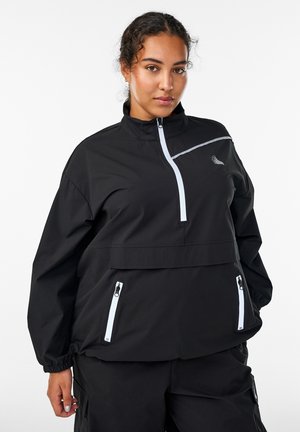 MIT REFLEKTIERENDEN DETAILS UND TASCHEN - Tuulejope - black