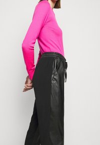 Pinko Tygbyxor - black