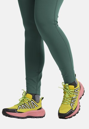 WILD HIKE  W - Chaussures de marche - chartreuse