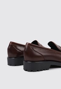 Sandra Fontán Zapatos sin cordones - brown