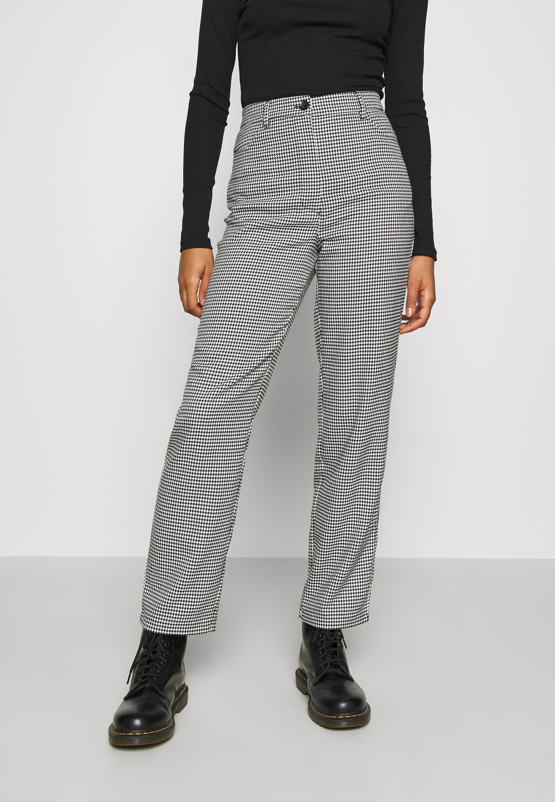 Monki SIMONE TROUSERS Bukse white lighthvit Zalando.no Monki CILLA TROUSERS - Bukse - white light