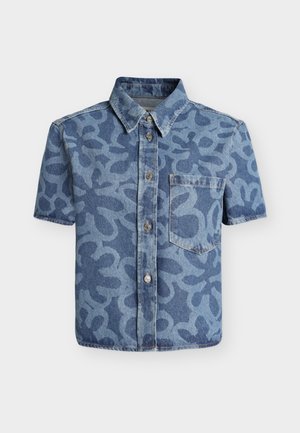 Korte mouw denimoverhemd met knoopsluiting, abstract donkerblauw patroon en voorzak op de borst.