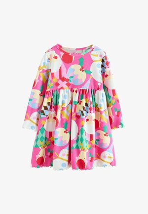 Langärmliges pinkes Kinderkleid mit bunten Weihnachtsmustern, darunter Schneemänner, Stechpalmen, Glocken und Rentiergesichter.