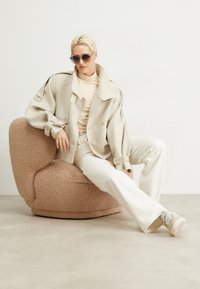 Gestuz AVIC JACKET - Ľahká bunda - arctic wolf
