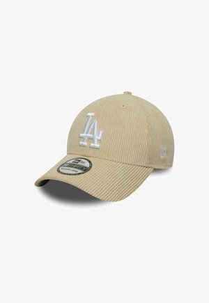 Beige Ripstop-Baseball-Cap mit weißem "LA"-Logo auf der Vorderseite und Größenaufkleber auf dem gebogenen Schirm.