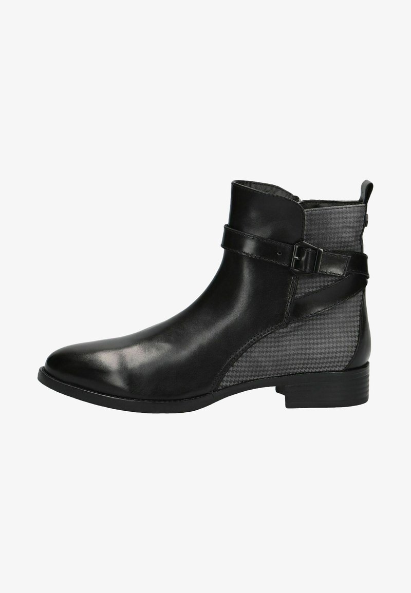 Bota de tobillo de cuero negro con un panel texturizado gris, correa ajustable con hebilla, punta estrecha y un tacón bajo y apilado.