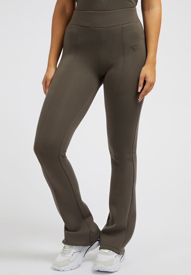 Guess ALLIE BOOTLEG Tracksuit bottoms braun/brown Zalando.ie