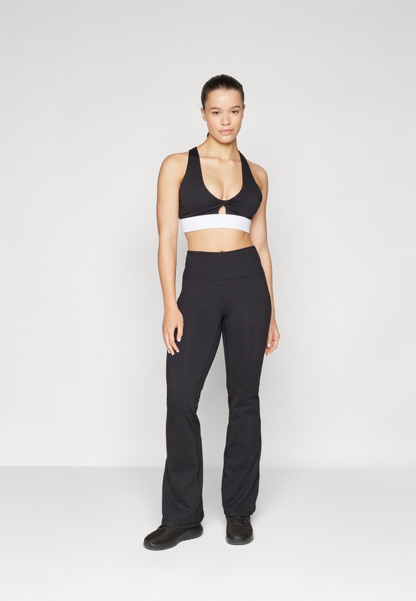 TWIST SPORTS BRA - Light support sports bra2