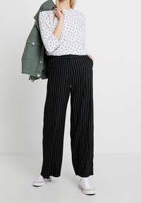 Pieces Kalhoty - black