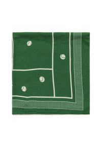 Sciarpa verde con un design che presenta un campo da tennis, con contorni bianchi e motivi di palline da tennis sparsi. Texture liscia e forma quadrata.