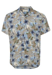 Cămașă cu mânecă scurtă, având un fundal bej cu modele florale și de palmier în nuanțe de albastru și maro. Închidere cu butoane în față, croială casual, material ușor.