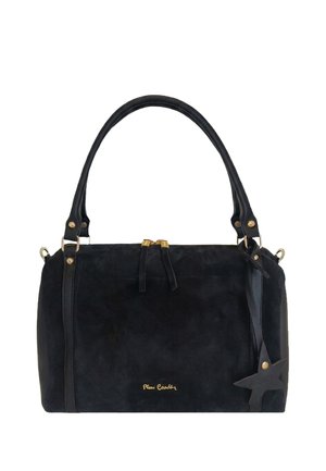 Borsa a mano in camoscio nero con due manici, cerniera dorata, piccolo charm in pelle a forma di stella e logo Pierre Cardin dorato sul davanti.
