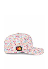 Bunte Kappe mit einem floralen Muster in Pink, Blau und Gelb, mit einem schwarzen Patch, der das Mastercard-Logo an der Seite zeigt.