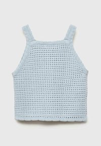 Teksturirana svetlo modra skrajšana majica brez rokavov z tankimi naramnicami in kvadratnim izrezom. Ima odprto pleteno vzorce in valovit rob.