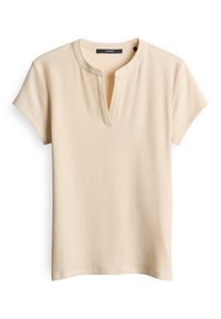 Beżowa prążkowana koszulka z krótkim rękawem i zapięciem z przodu, z okrągłym dekoltem i miękką teksturą. Etykieta widoczna przy kołnierzu.