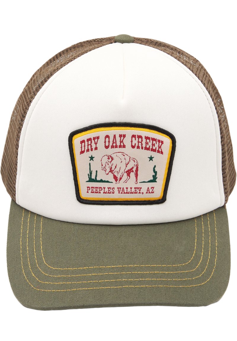 Cap mit einer weißen Vorderseite, braunem Netzrücken und einem olivgrünen Schirm. Enthält ein gesticktes Patch mit einem Bison und Text in Rot und Gelb.