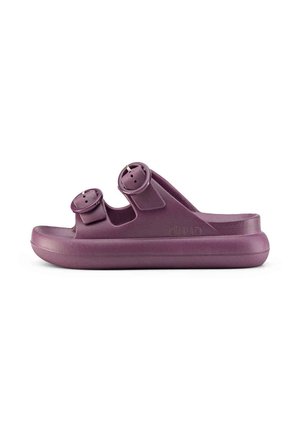 Sandalia morada de tipo slip-on con dos tiras ajustables con hebilla y suela gruesa, diseñada para uso casual y comodidad.