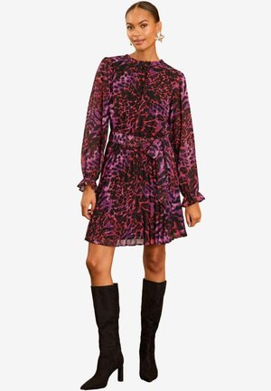 Love & Roses FIT - PLEATED MINI - Freizeitkleid - purple