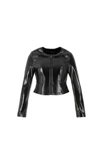 Zwarte cropped jas van glanzend synthetisch materiaal, met een ronde halslijn, ritsluiting aan de voorkant en lange mouwen met een getailleerd ontwerp.