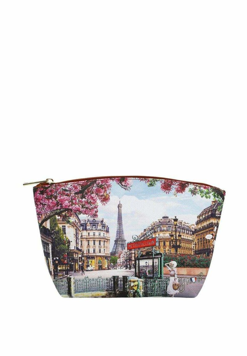 Borsetta cosmetica con una scena parigina che presenta fiori di ciliegio, la Torre Eiffel e un insegna della metropolitana. Realizzata in tessuto con chiusura a cerniera.