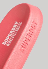Superdry & Co CODE - Chanclas de baño - active pink
