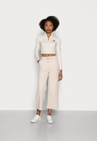 The North Face CROP ZIP THROUGH - Camisola de manga comprida - vintage white