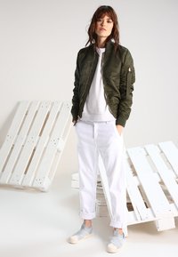 Alpha Industries Bombejakke - darkgreen