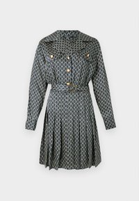 Vestido azul escuro com padrão geométrico dourado, apresentando gola, botões frontais e cintura com cinto. Mangas compridas com saia plissada.