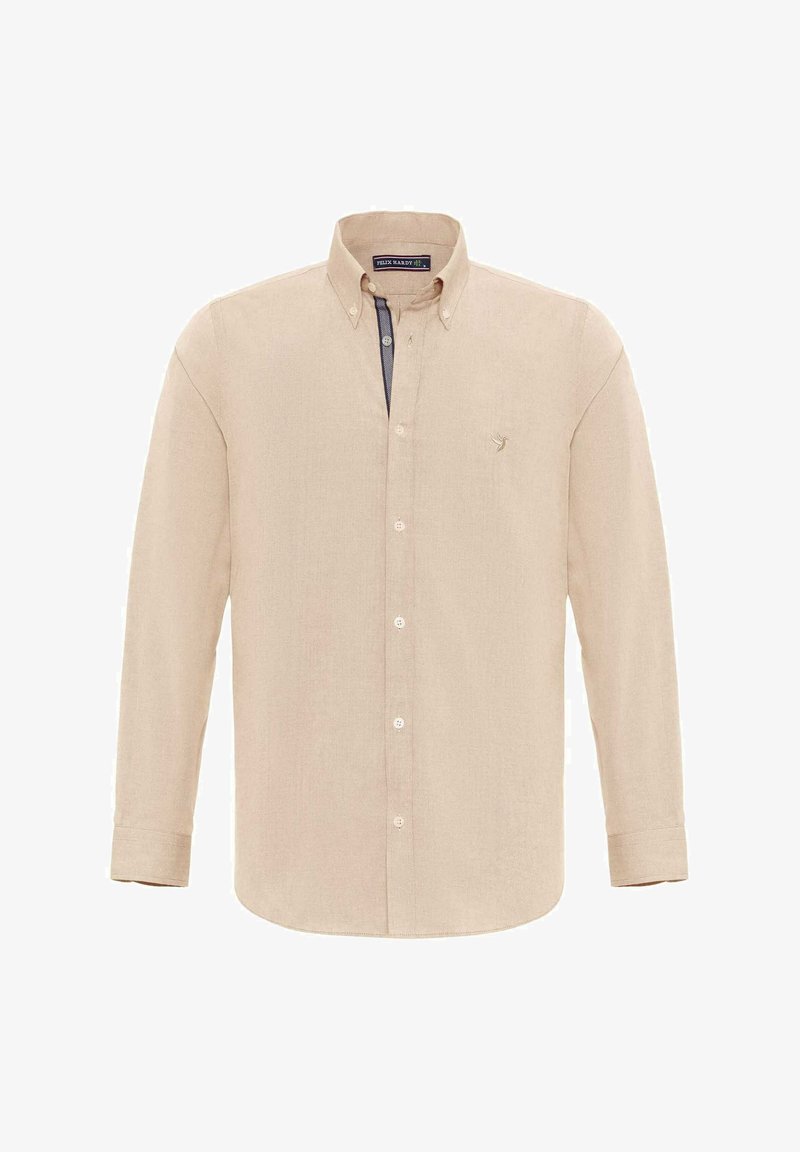 Beige langemouwen shirt van textuurstof, met een button-down kraag, witte knopen en een klein logo op de borst.