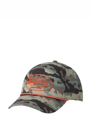 Casquette camouflage en vert, noir et gris ; comporte un logo brodé orange "Von Dutch California" à l'avant. Visière incurvée.