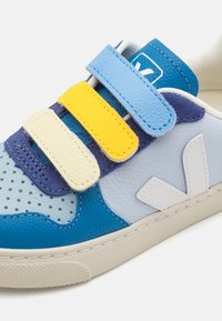 Veja SMALL V-10 UNISEX - Sportbačiai - multi-coloured/swan white