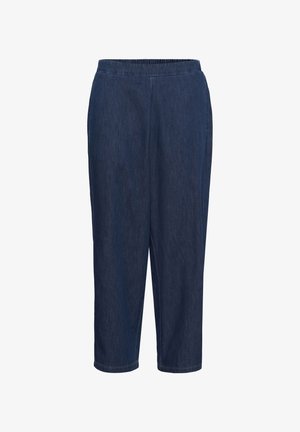 Tmavomodré rifľové nohavice s elastickým pásom a rovnými nohavicami, navrhnuté bez viditeľných gombíkov alebo zipsov.