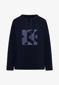 Sudadera navy con capucha ajustable, que presenta un estampado geométrico en tonos más claros y un gráfico de texto en el centro. Material suave.