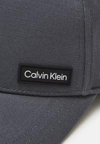 Calvin Klein ESSENTIAL PATCH UNISEX - Cappellino - iron gate