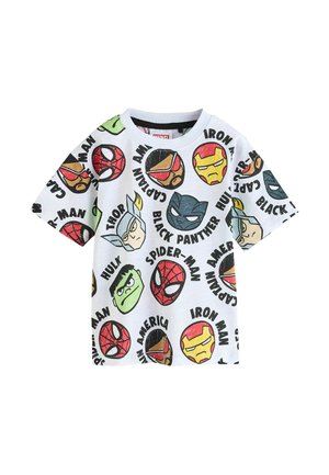Biała koszula z krótkim rękawem z kolorowymi kreskówkowymi twarzami superbohaterów Marvela, w tym Spider-Mana, Iron Mana, Hulka, Thora, Czarnej Pantery i Kapitana Ameryki z imionami.