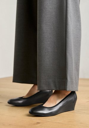 Keilpumps - black