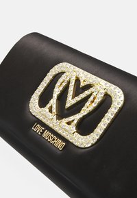 Love Moschino SMART DAILY BAG - Pochette - nero