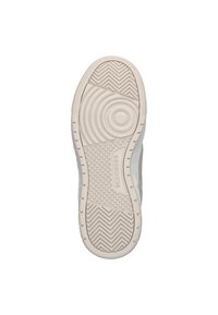 Suola di sneaker bianca in gomma testurizzata, caratterizzata da motivi circolari e a spina di pesce. Logo "Skechers" situato sul lato.