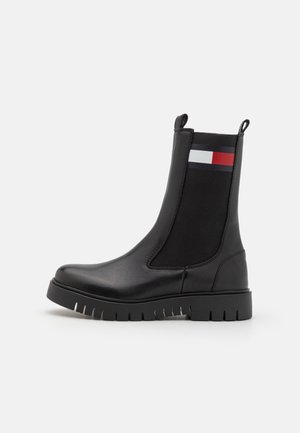 LONG CHELSEA BOOT - Botines con plataforma - black