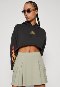 American Eagle UTILITY SKORTY - Plisirano krilo - olive