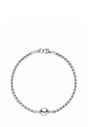 Bracciale in argento con un centro composto da una sfera liscia e rotonda, chiusura a gancio, su uno sfondo bianco.