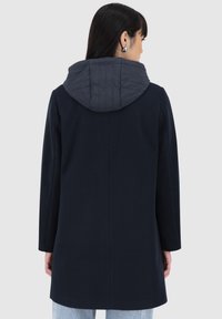 alife & kickin Mantel - marine